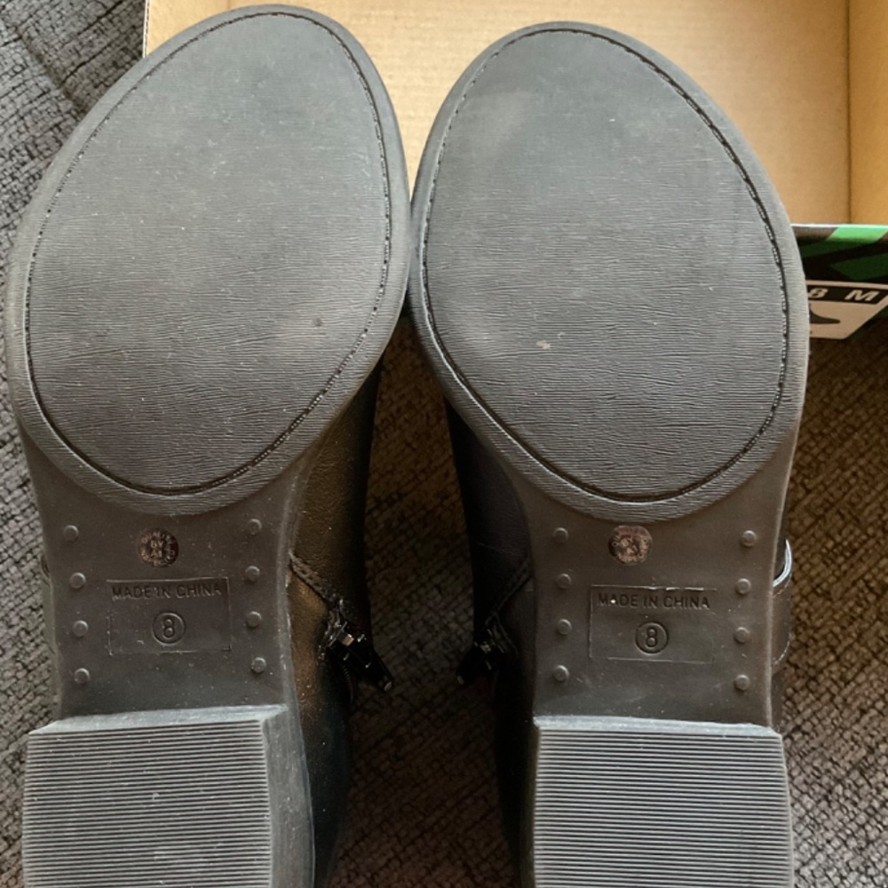 A.N.A black size 8 ankle booties - Picture 3 of 4